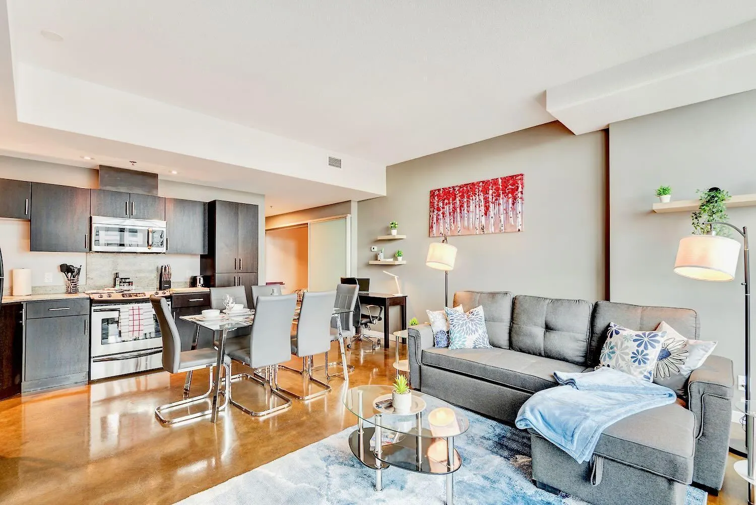 Modern 2Br Condo - King Bed - Downtown City Views YYC