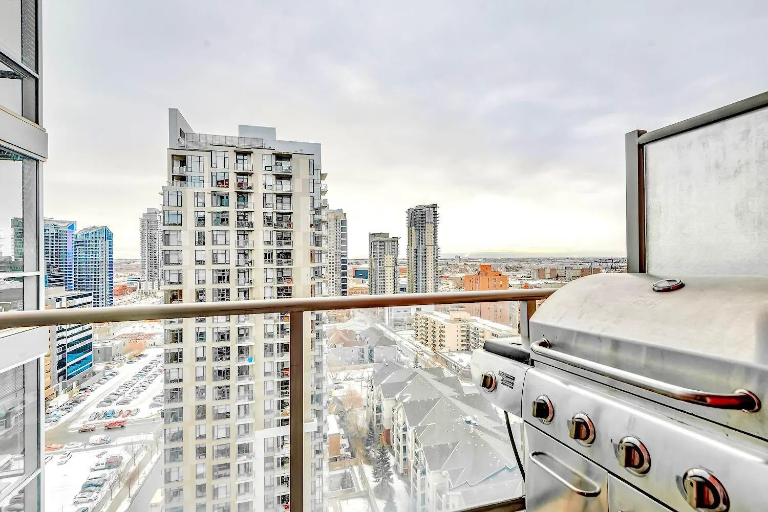 Modern 2Br Condo - King Bed - Downtown City Views YYC Ferienhaus