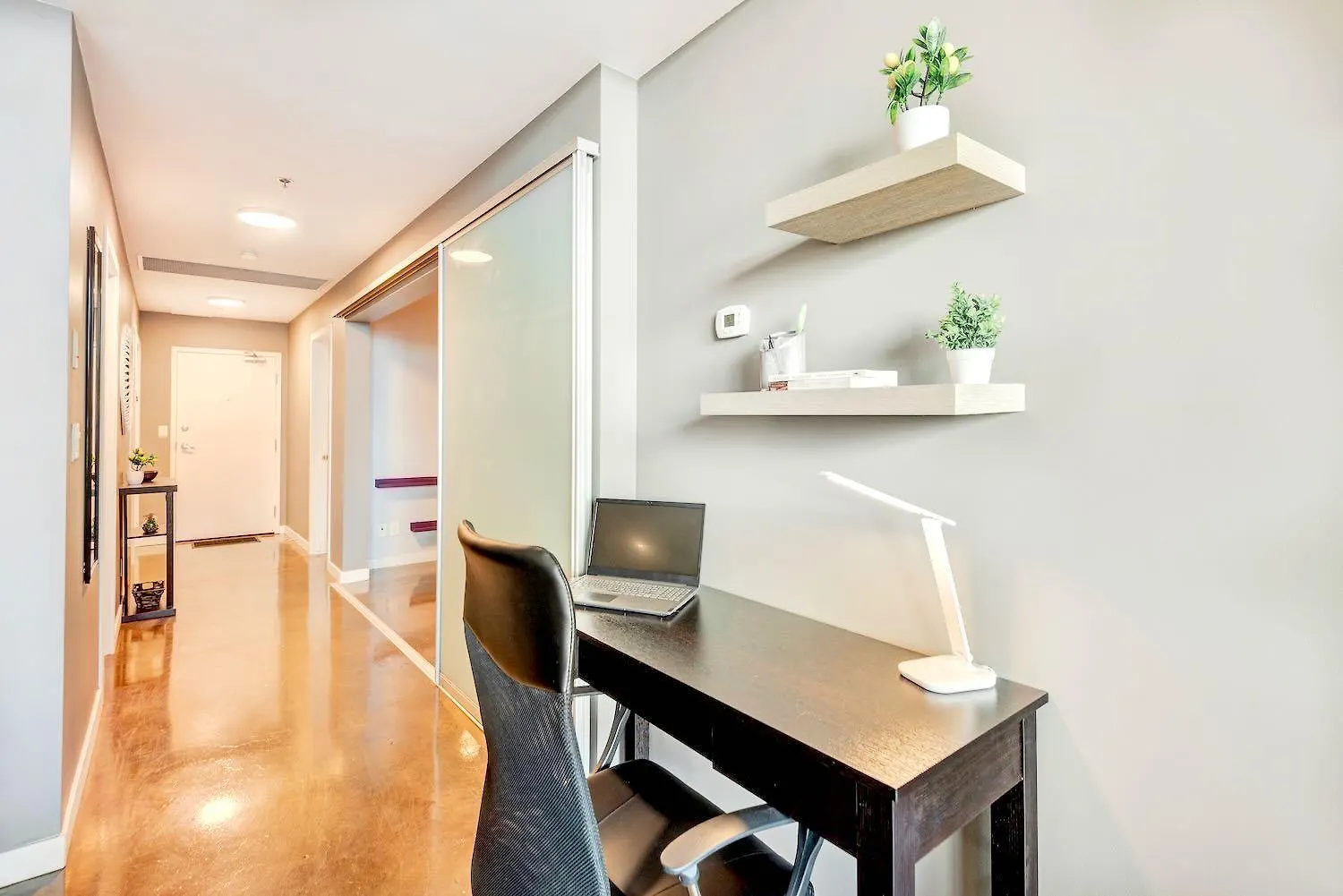 Modern 2Br Condo - King Bed - Downtown City Views YYC Ferienhaus