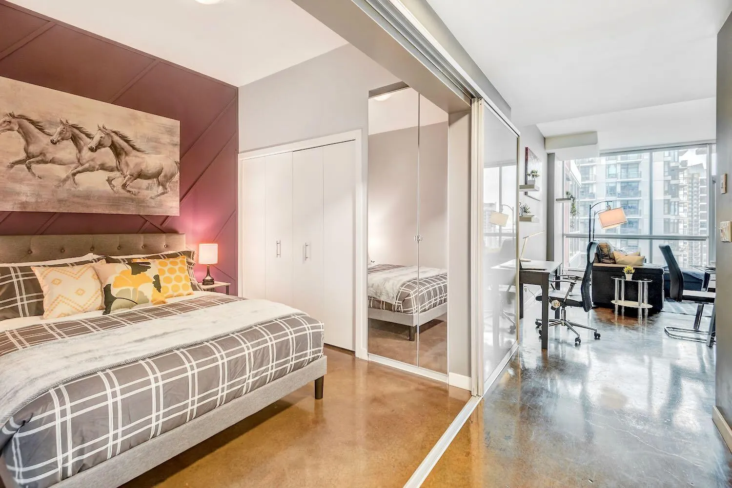 Modern 2Br Condo - King Bed - Downtown City Views YYC