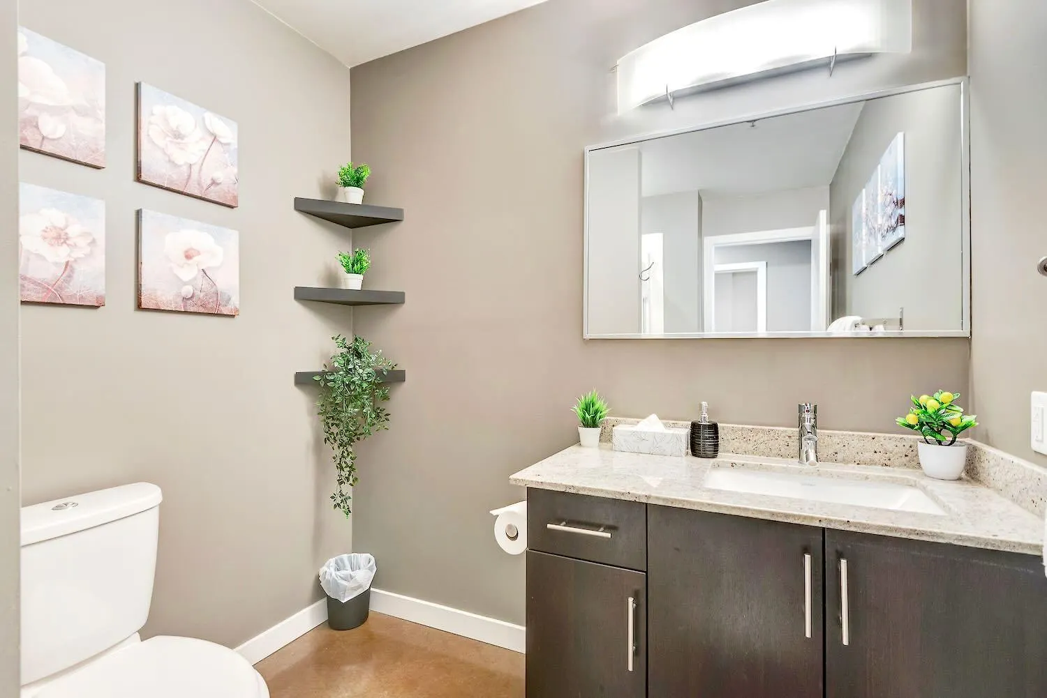 Modern 2Br Condo - King Bed - Downtown City Views YYC Ferienhaus